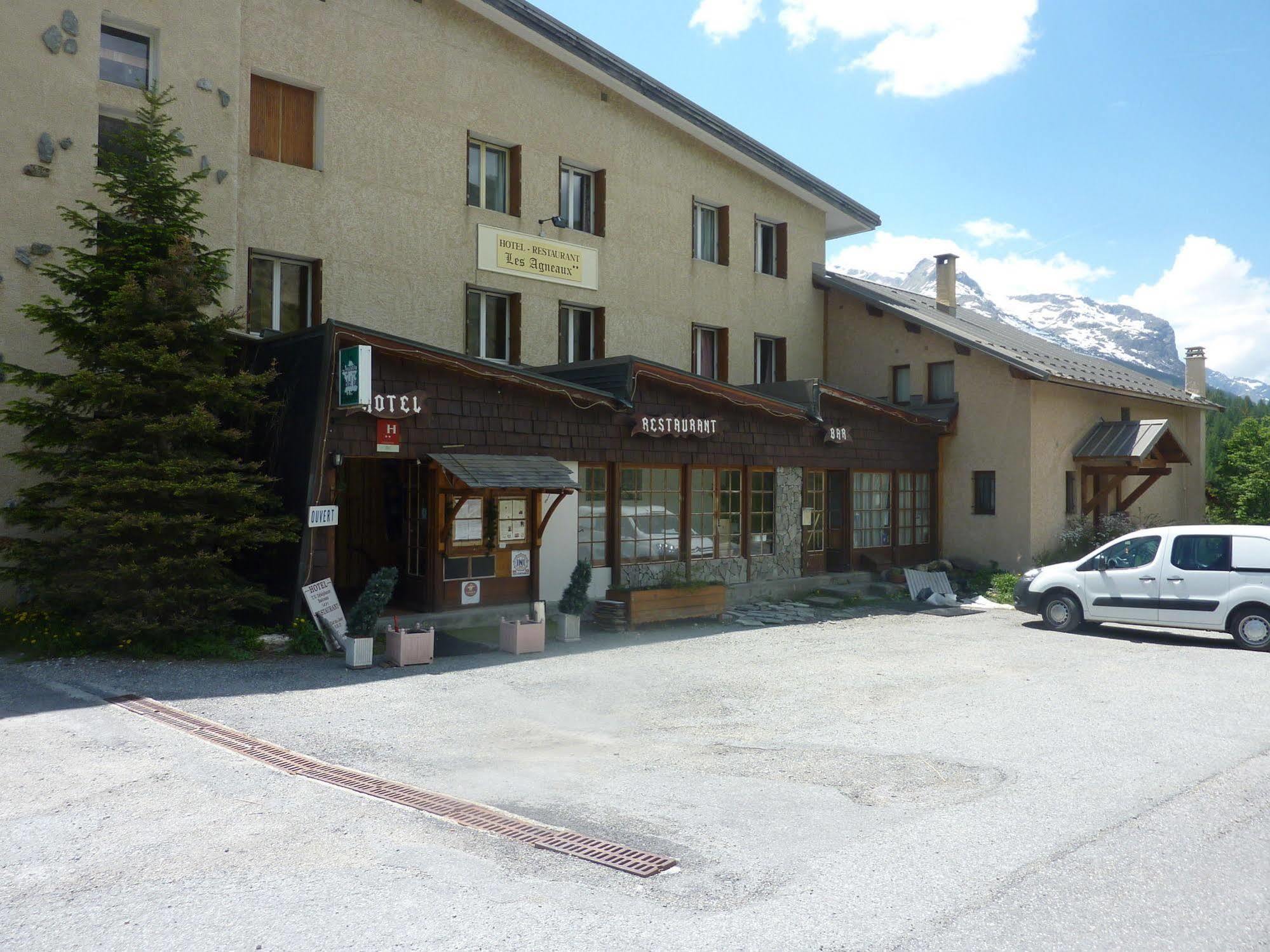 Les Agneaux Hotel Villar-dʼArène Kültér fotó